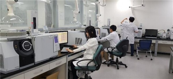 잔류농약 검사 장면