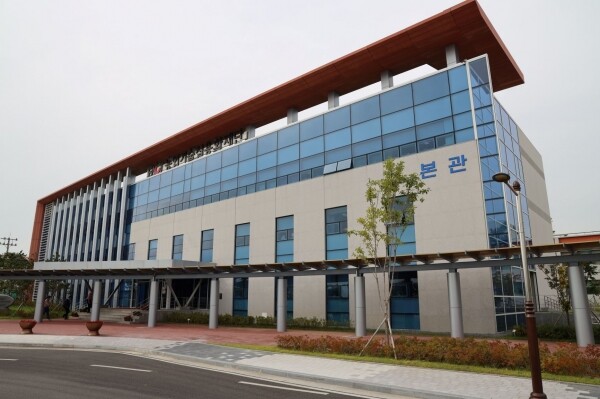 전북 익산 소재 농업기술실용화재단 본관 전경