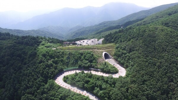 정령치 복원 후