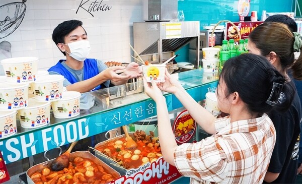 사진은 GS25 Vietnam과 연계한 떡볶이 DAY 행사