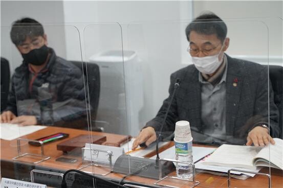 사진 오른쪽이 조기원 원장
