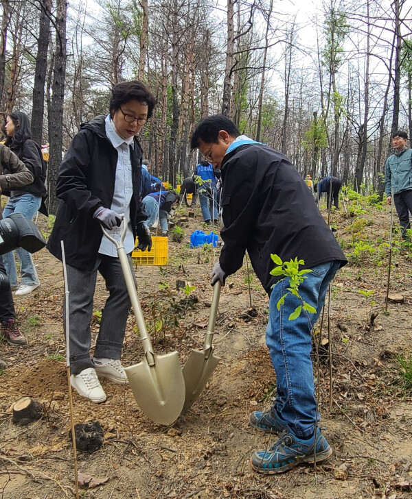 기부자의숲나무심기 (경북도 제공)