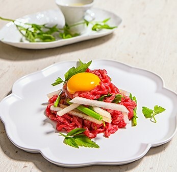 한우 육회 미나리 무침 (출처=한우자조금)