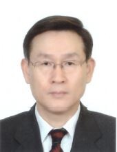              한명덕 발행인