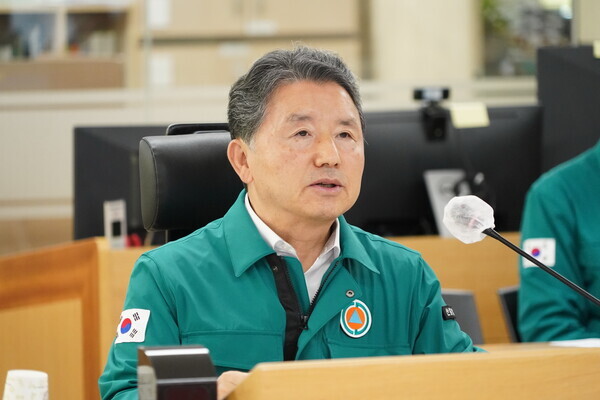 남성현 산림청장이 대설 대비 상황을 점검하고 있다.