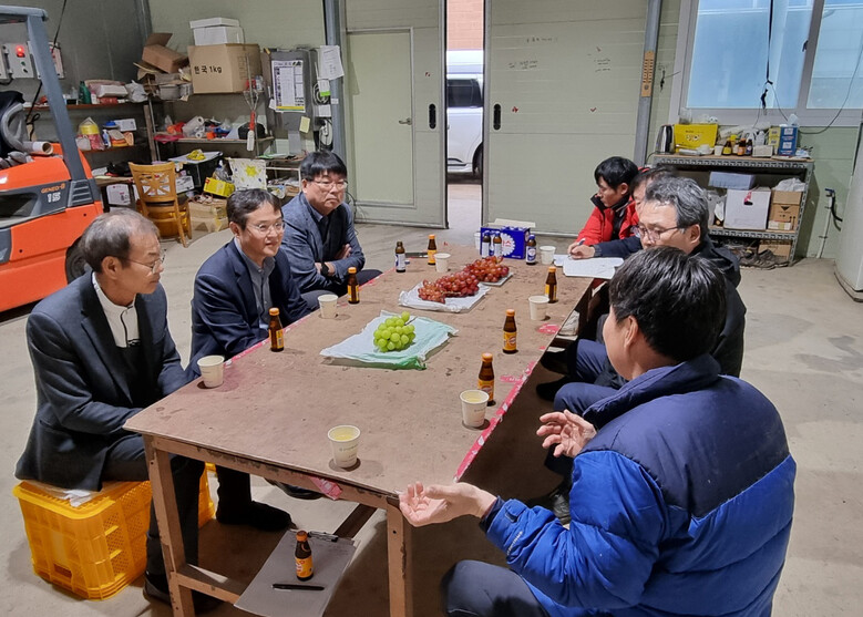 수출용 포도 생산 현장 방문(농진청 제공)