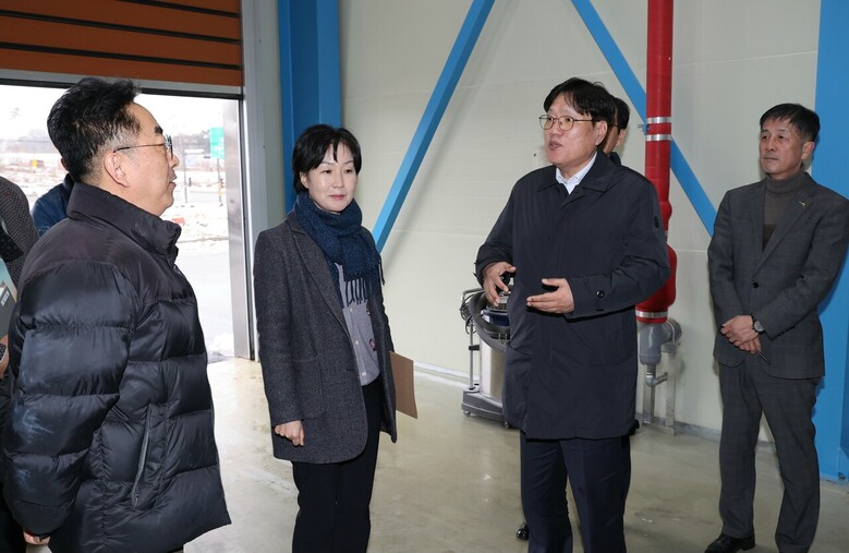 조재호 농촌진흥청장 충남 예산 국산밀 가공사업장 방문(농진청 제공)