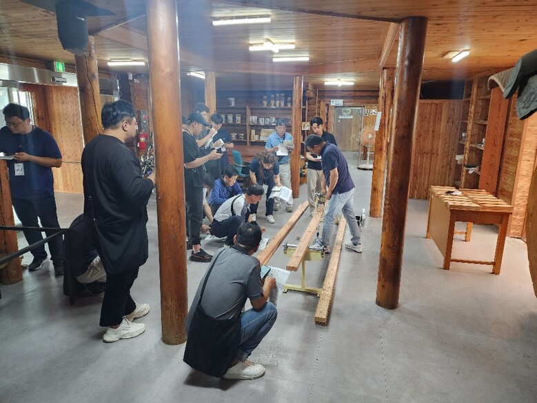2024년 제1차 목재등급평가사 교육생 교육모습(한국임업진흥원 제공)