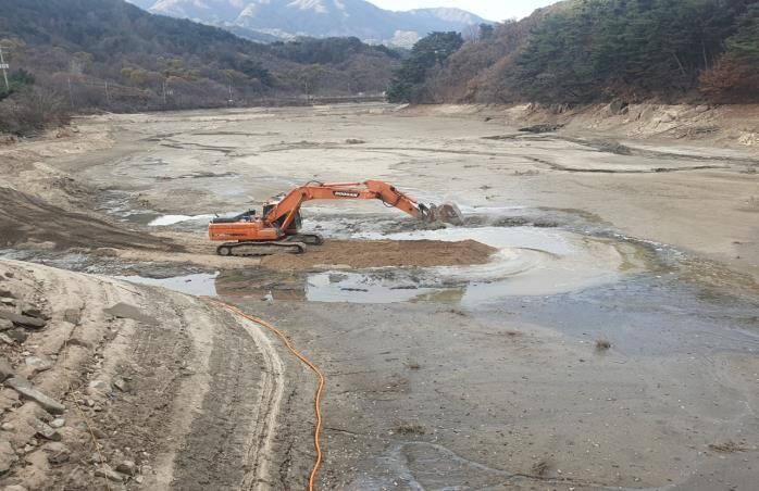 저수지준설사업 현장 사진 (한국농어촌공사 제공)