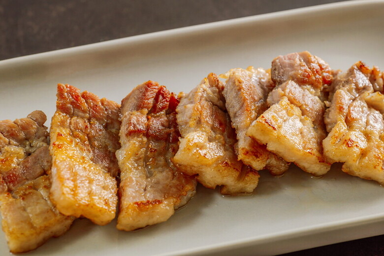 저탄고지 식단은 체중감소, 혈당관리, 치매예방, 암 예방 등 건강 관리에 도움이 되는 것으로 알려져 있다.