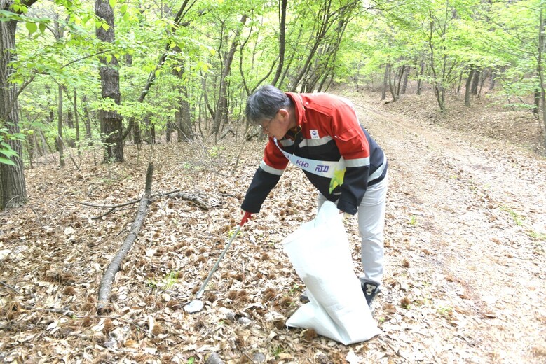 중부지방산림청, 공주 봉정나래유아숲체험원 인근에서 산림정화 캠페인 실시(중부지방산림청 제공)