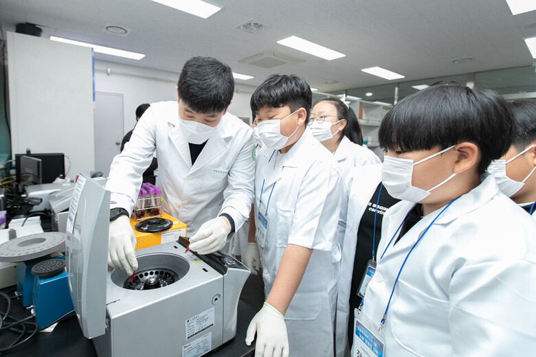 동물세포 DNA 추출 체험 모습 (농촌진흥청 제공)