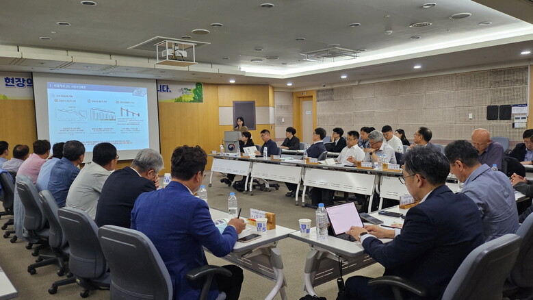 상반기 임산물 수출 실적을 점검하고 품목별 수출 확대 방안을 논의하는 간담회(산림청 제공)