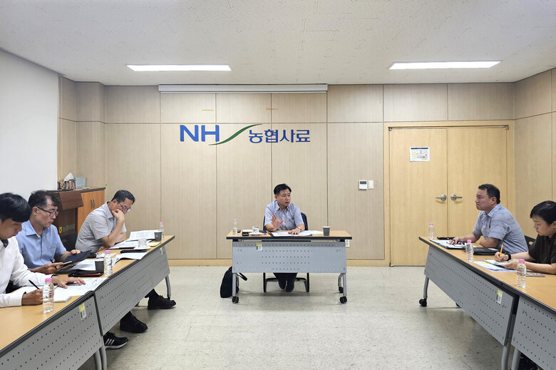 농협사료는 지난 6일 안성에 소재한 농협사료 R&D센터에서 R&D부문 5개년 투자계획 보고회 개최(농협사료 제공)