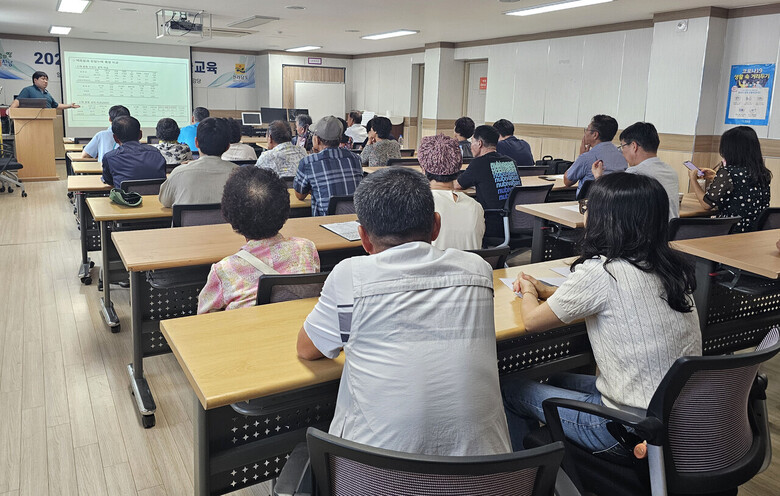 가을철 양잠 기술교육(전남농기원 제공)