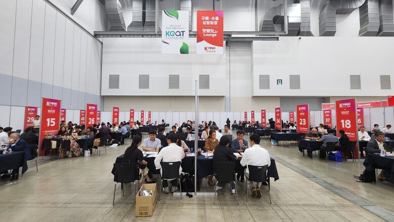 제24회 대구국제식품산업전(K-FOOD EXPO 2024)’에 공동 주관사로 참여하여, 국내⋅외 판로 상담 및 품평회(농진원 제공)