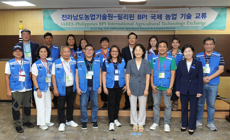 구례 ‘자연드림파크’ 현장 견학 후 기념촬영(전남농기원 제공)