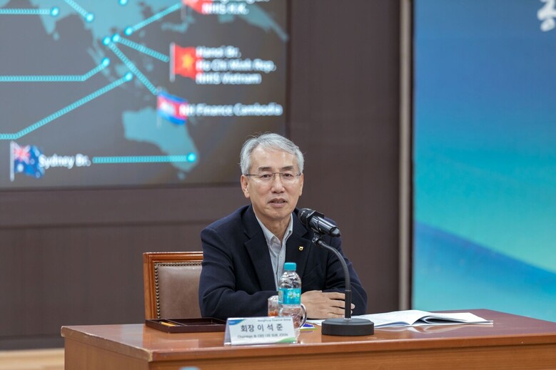  NH농협금융은 12일, 서울 중구 본사에서 2024년 농협금융 해외점포 우수직원 글로벌 워크숍을 개최했다. 이석준 NH농협금융지주 회장이 개회사를 하고 있다.(NH농협금융 제공)