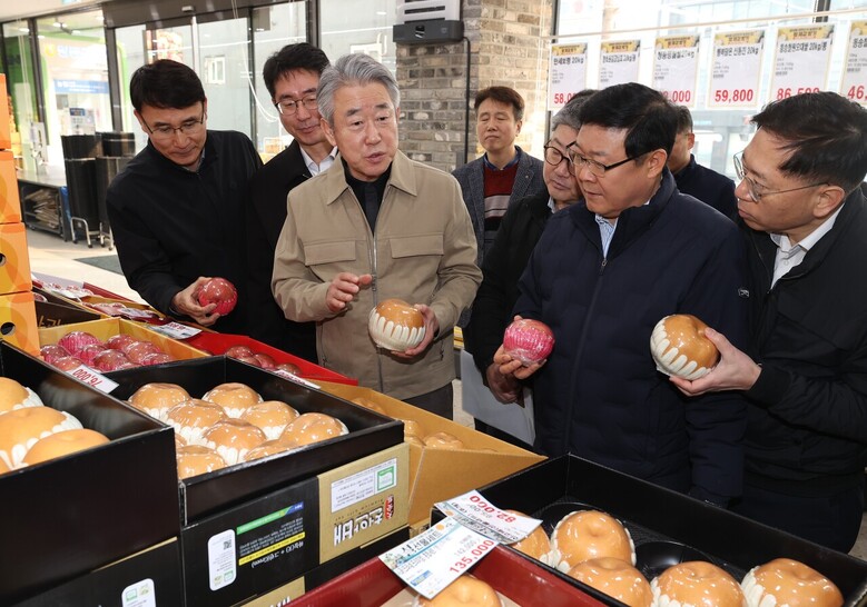 강호동 농협중앙회장, 설 명절 대비 농·축산물 수급상황 점검(농협 제공)
