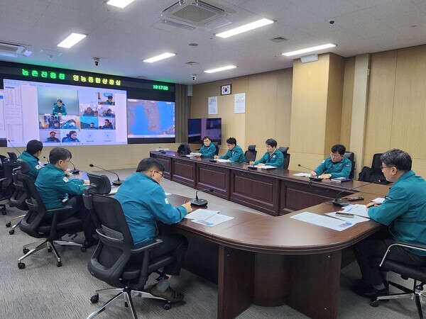 8일 농촌진흥청 서효원 차장 주재로 대설 한파 대은 긴급 점검회의가 열리고 있다.