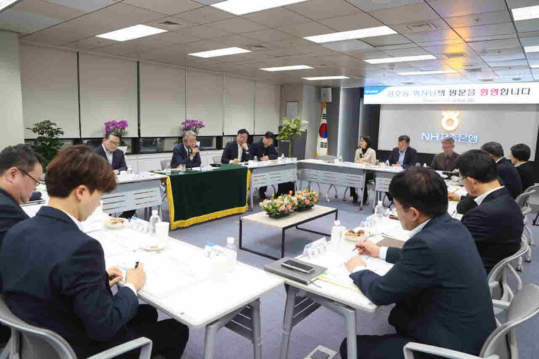 강호동 농협중앙회장 농협하나로유통·농협사료 등 20개 계열사를 직접 방문(농협 제공)