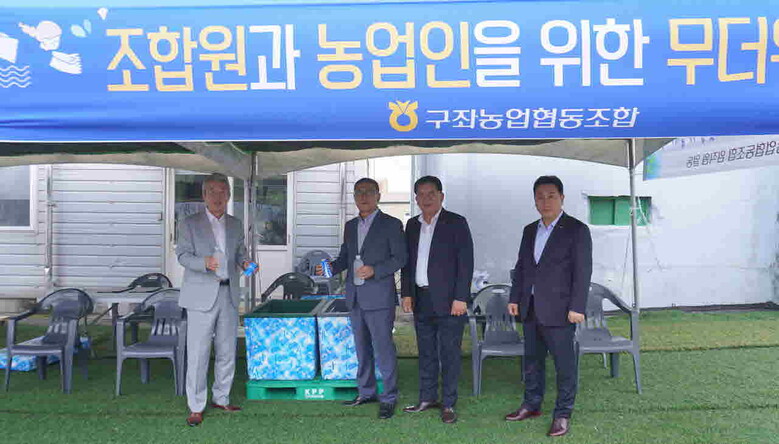 제주 무더위쉼터 현장 방문한 강호동 농협중앙회장(농협 제공)