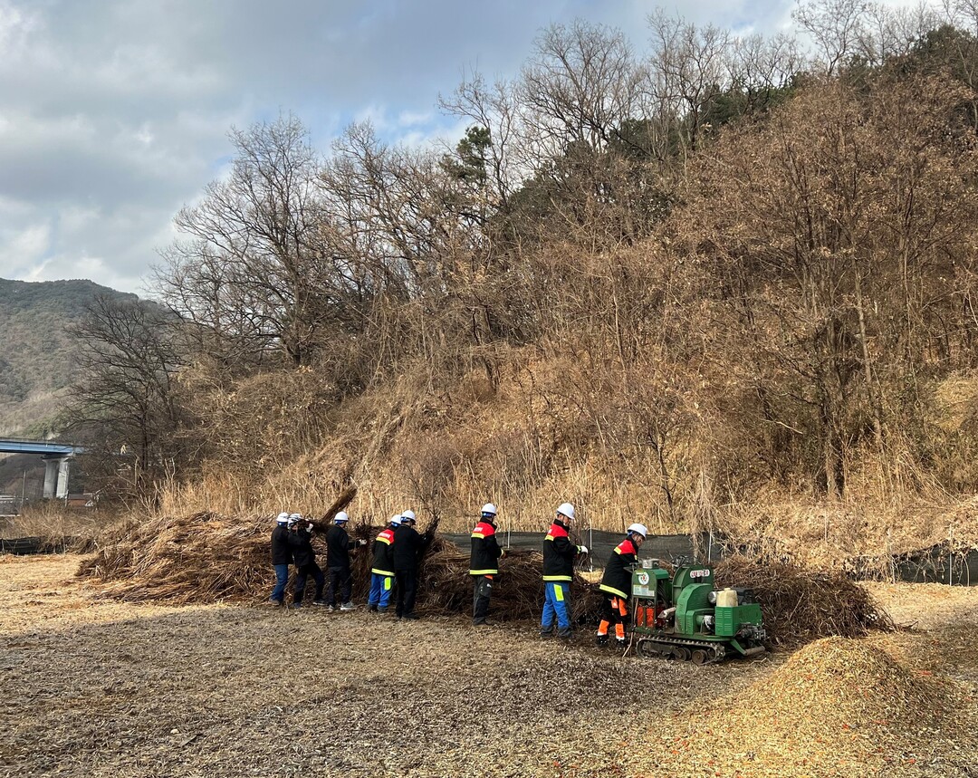 수원국유림관리소, 영농부산물 파쇄지원으로 산불위험 선제 차단