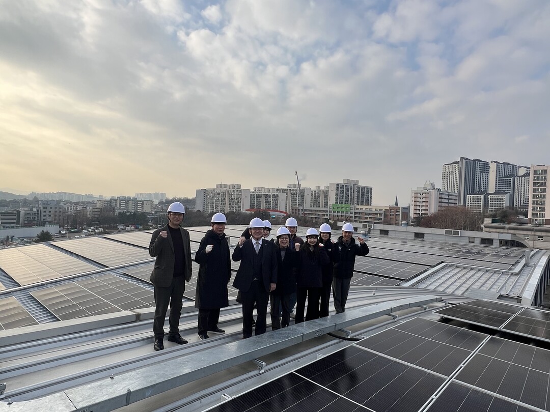 경기도 공공기관 RE100 달성 ‘눈앞’…수원월드컵경기장 태양광발전소 현장 점검